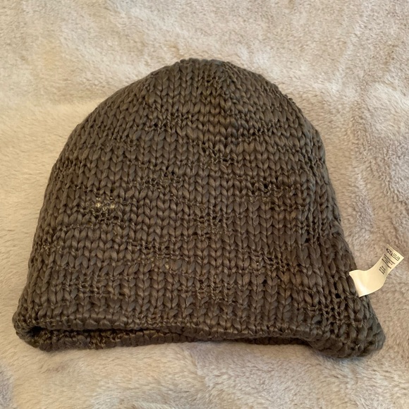 Roxy Rally Time reversible striped beanie, charcoal and white stripe, NWT - Picture 4 of 10